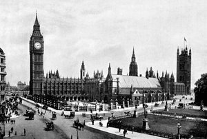 Les Chambres du Parlement et Westminster Hall vues de Parliament Square, Londres, vers 1905