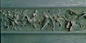 Cadre sculpté, détail de la porte nord. Bas-relief en bronze