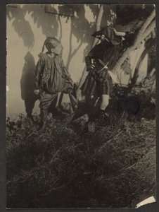 [Les garçons déguisés en pirates]
