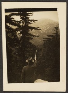 [Homme pointant avec un bâton] - Louis Fleckenstein