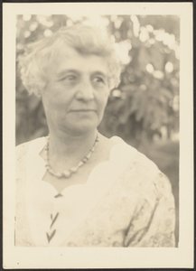 [Portrait de femme]