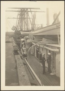 [Pont de navire avec des marins] - Louis Fleckenstein