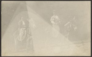 [Deux femmes sur des mules]