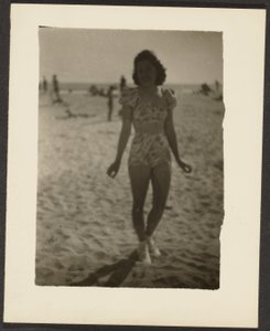 [Femme en bikini]