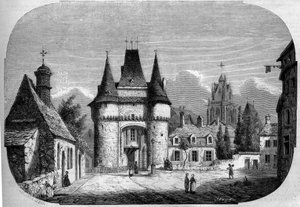 Architecture : vue de la porte Saint Julien (1460-1483), en arrière-plan, vue de l