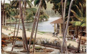 Vue depuis le Temple de la Dent Sacrée, Kandy, Ceylan, c.1900-20