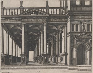 Salle ouverte soutenue par des colonnes corinthiennes