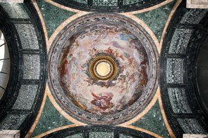 Vue du dôme de la chapelle Cybo, fresque décorée par Luigi Garzi (1638-1721)