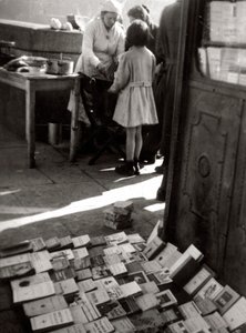 Vente de livres dans la rue - Luigi Leoni