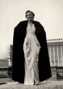 Mannequin en robe de soirée, création de la maison de couture "Graldi"