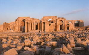 Ruines de Hatra, une ancienne ville de Haute Mésopotamie, le temple de Manan du 1er siècle