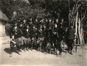 Album "MVSN- Chemises noires": Groupe de milice avec modèle de dague 20 ans