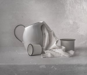Pichet et tasses en émail - Margareth Perfoncio