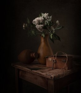 Fleurs blanches, style rustique - Margareth Perfoncio