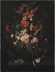 Bouquet de fleurs dans un vase en verre