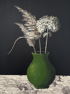 Vase vert avec hortensia de la pampa