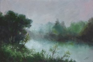 Paysage fluvial brumeux