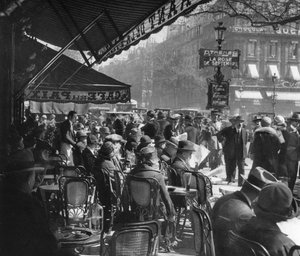 Café de la Paix, Paris, 1937
