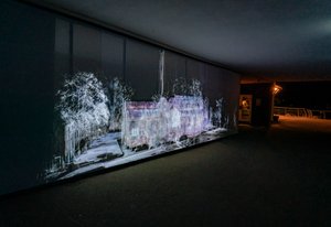 Echolocation, 2021 (projection vidéo à 3 canaux sur toile de polypropylène)