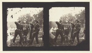 Sans titre [Soldats américains posant avec des armes], 1850-1900