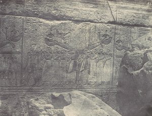 Thèbes. Palais de Karnak. Sculptures extérieures du Sanctuaire de granit, 1850