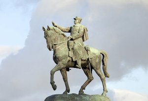 Statue équestre de Joseph Joffre (1852-1931), militaire, maréchal de France, commandant français à la bataille de la Marne pendant la Première Guerre mondiale, sculpture en bronze de Maxime Real del Sarte (1888-1954), - Maxime Real del Sarte