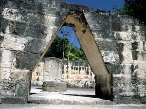 Arc en encorbellement - Mayan