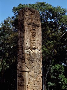 (détail) de la stèle E sur la grande place - Mayan