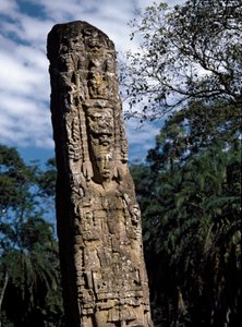 Détail de la stèle F sur la grande place - Mayan
