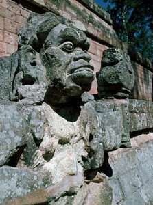 Sculptures en pierre - temple 11 - Mayan