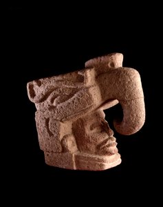 Sculpture en pierre représentant une tête d
