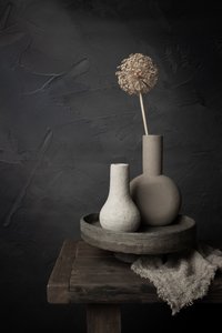 Nature morte aux vases aux tons terreux - Mayra Pama