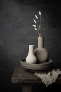 Nature morte aux vases aux tons terreux - Mayra Pama