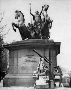 Monument du pont de Westminster, Londres, 1926-1927