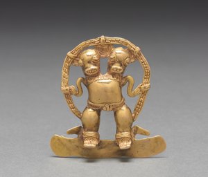 Pendentif à double tête, c. 700-1550 (or coulé et martelé) - Mesoamerican Mesoamerican