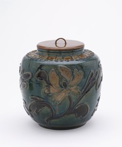 Pot polychrome avec couvercle en laque