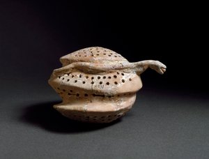 Art égéen : vase en céramique en forme de nid d