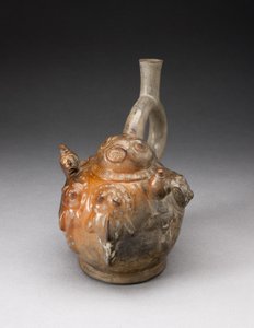 Vase à bec étrier avec relief représentant une scène de pêche - Moche