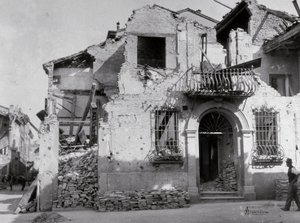 Les bombardements de Sermide : une maison gravement endommagée pendant la Seconde Guerre mondiale