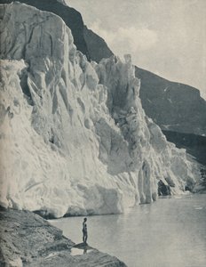 Glacier en chute et lac Berg sur la plus haute montagne du Canada - Mondiale