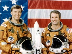 Astronautes Joe Engle et Richard Truly, deuxième vol de la navette spatiale, novembre 1981 - NASA Images