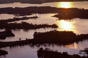 Photographie aérienne sur la rive ouest de la baie de Chesapeake en Virginie autour du comté de Mathews