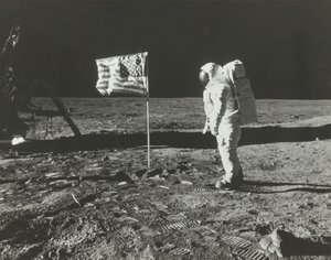 Buzz Aldrin sur la Lune avec le drapeau américain, 1969 - Neil Armstrong