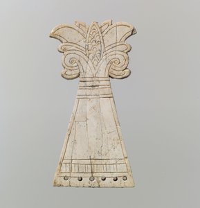 Fronton de cheval incisé sculpté en forme d