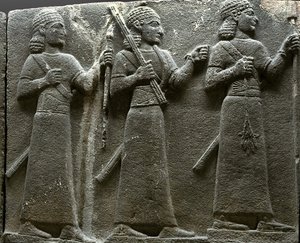 Relief représentant des fonctionnaires de la cour hittite, de Turquie