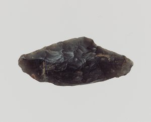 Pointe de flèche en silex, 5e-4e millénaire av. J.-C. (pierre)