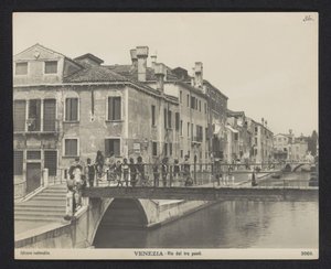 Vue du Rio dei Tre Ponti à Venise