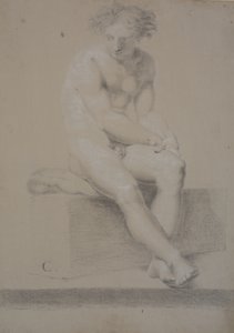 Modèle assis sur un socle avec coussin. Les mains se rejoignent sur la cuisse gauche. Les pieds sont croisés - Nicolai Abildgaard