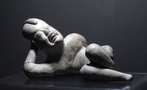 Figurine de bébé Olmèque allongée, Villa Nueva