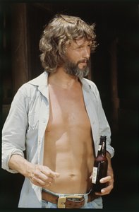 Kris Kristofferson avec une bière